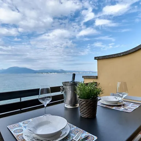Lydie Apt. Exclusive Holigarda Desenzano del Garda Exterior photo