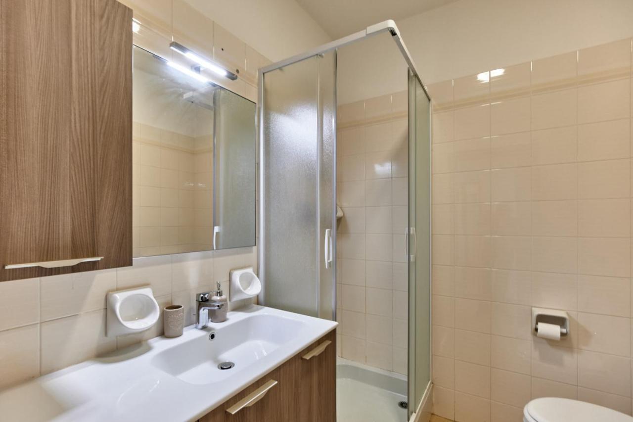 Lydie Apt. Exclusive Holigarda Apartment Desenzano del Garda