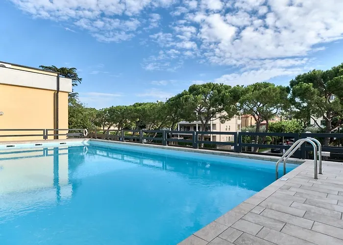 Lydie Apt. Exclusive Holigarda